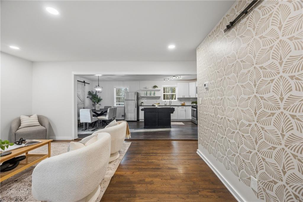 811 Cinderella Way Decatur, GA 30033 - Photo 7 of 35