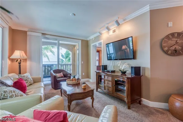 $2,050 | 2825 Palm Beach Boulevard, Unit 219, Fort Myers, FL 33916