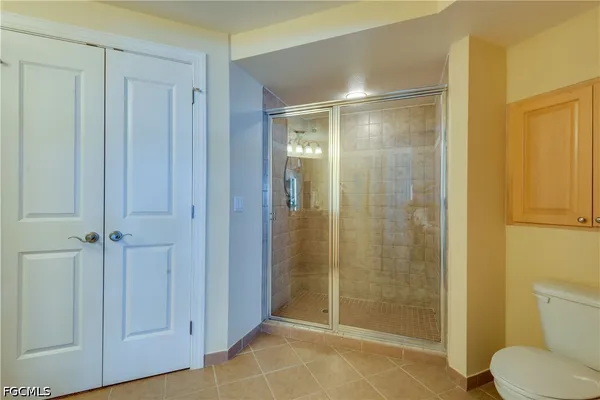 $2,050 | 2825 Palm Beach Boulevard, Unit 219, Fort Myers, FL 33916