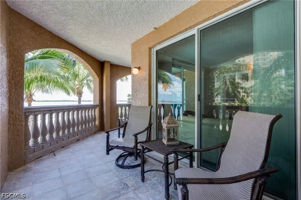 $2,050 | 2825 Palm Beach Boulevard, Unit 219, Fort Myers, FL 33916