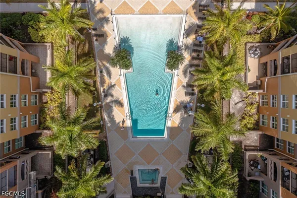 $2,050 | 2825 Palm Beach Boulevard, Unit 219, Fort Myers, FL 33916