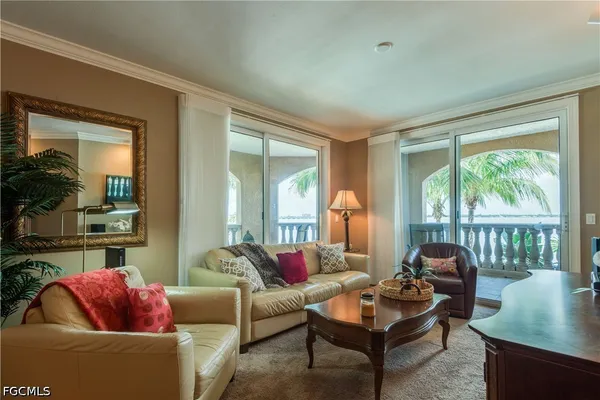 $2,050 | 2825 Palm Beach Boulevard, Unit 219, Fort Myers, FL 33916