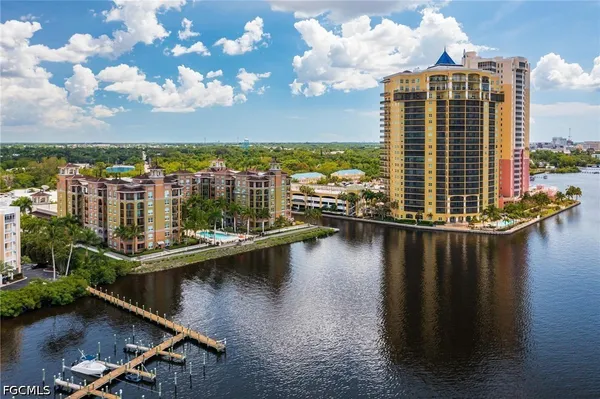 $2,050 | 2825 Palm Beach Boulevard, Unit 219, Fort Myers, FL 33916