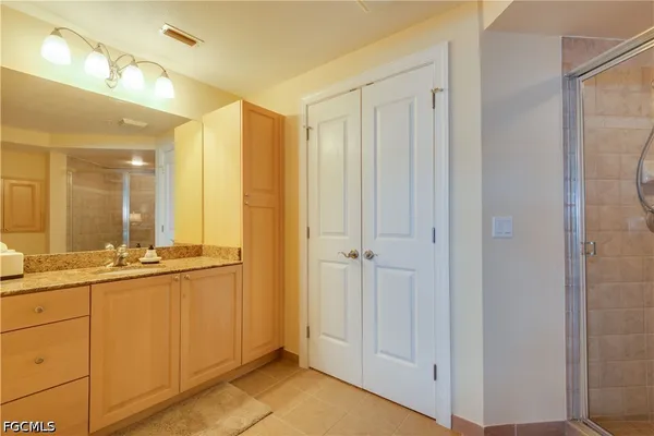 $2,050 | 2825 Palm Beach Boulevard, Unit 219, Fort Myers, FL 33916