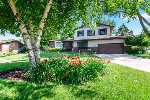 $685,000 | 3716 Lexington Drive, Middleton, WI 53562