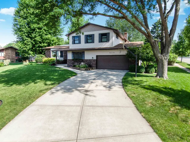 $685,000 | 3716 Lexington Drive, Middleton, WI 53562