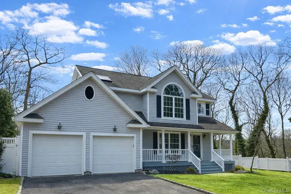 $1,200,000 | 24 North Drive, Centerport, NY 11721