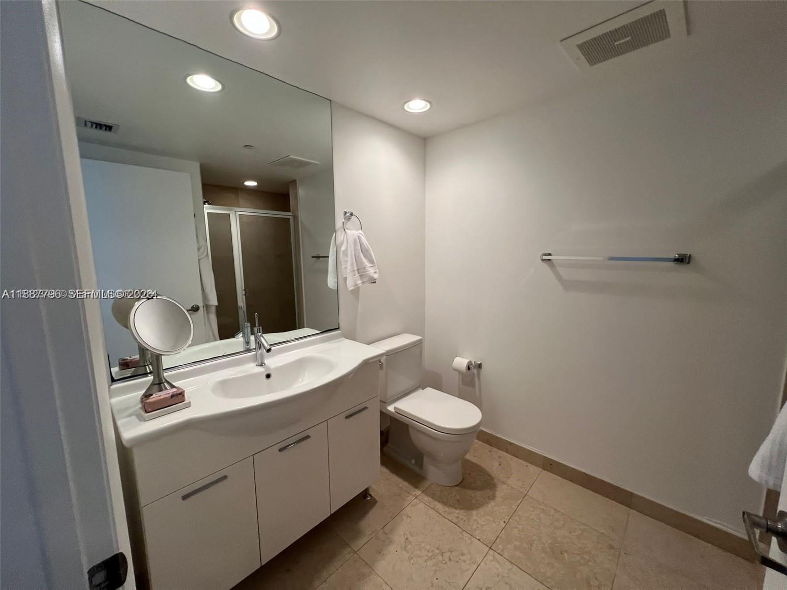 465 Brickell Avenue, Unit 3202 Miami, FL 33131 - Photo 18 of 25