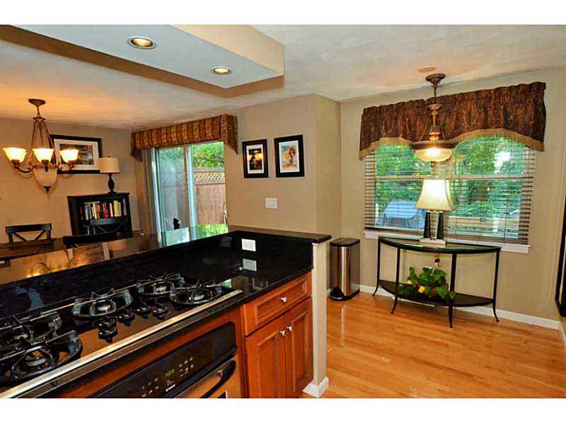 236 Old Forge Road, Unit 9 Warwick, RI 02818 - Photo 5 of 20 Kitchen.