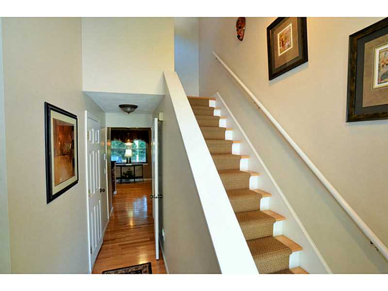 236 Old Forge Road, Unit 9 Warwick, RI 02818 - Photo 8 of 20 Entry.