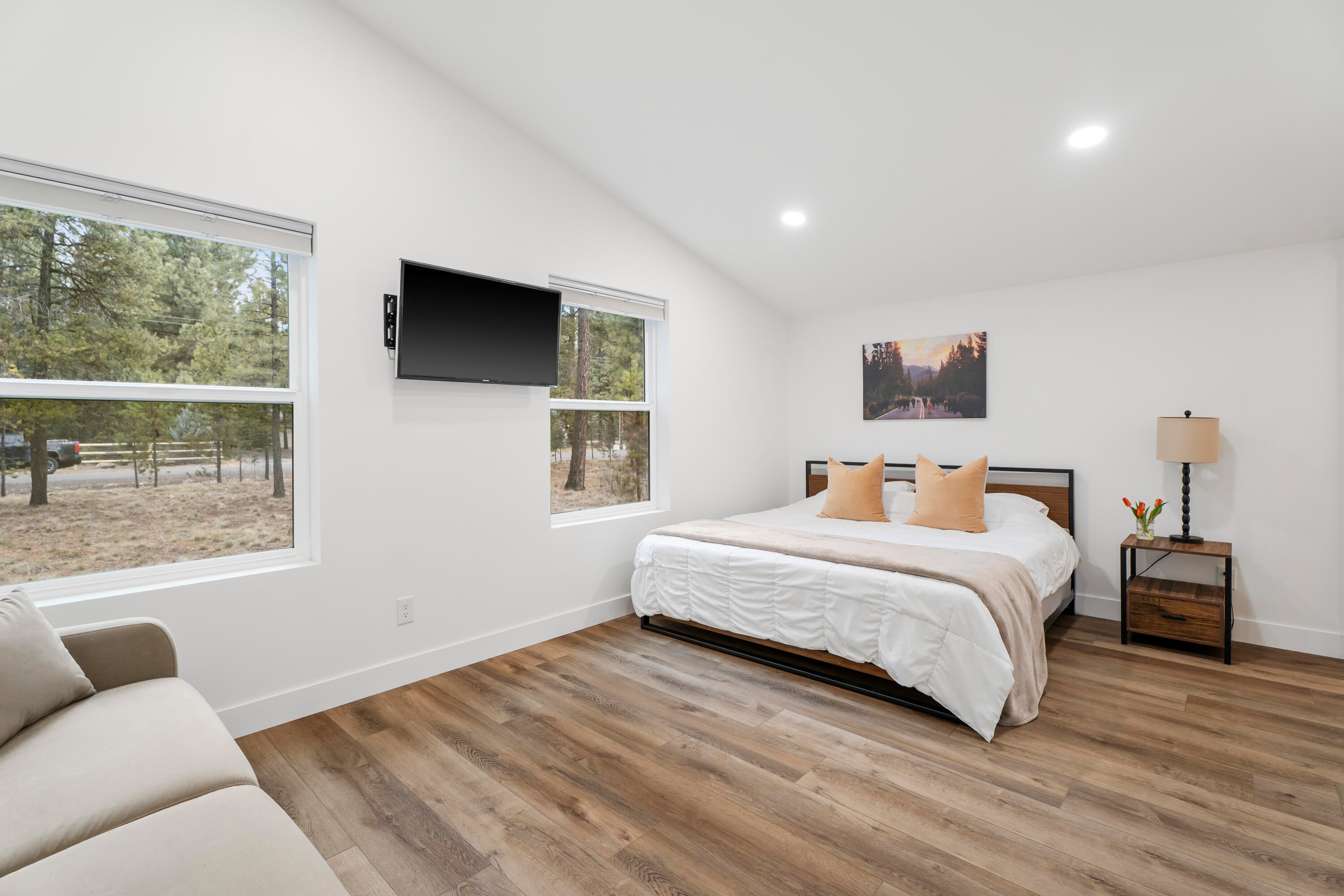 17133 Norwalk Road Bend, OR 97707 - Photo 28 of 58 21-Bedroom