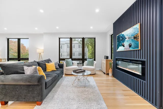 $1,309,900 | 25 Tolman Street, Unit 2, Waltham, MA 02453