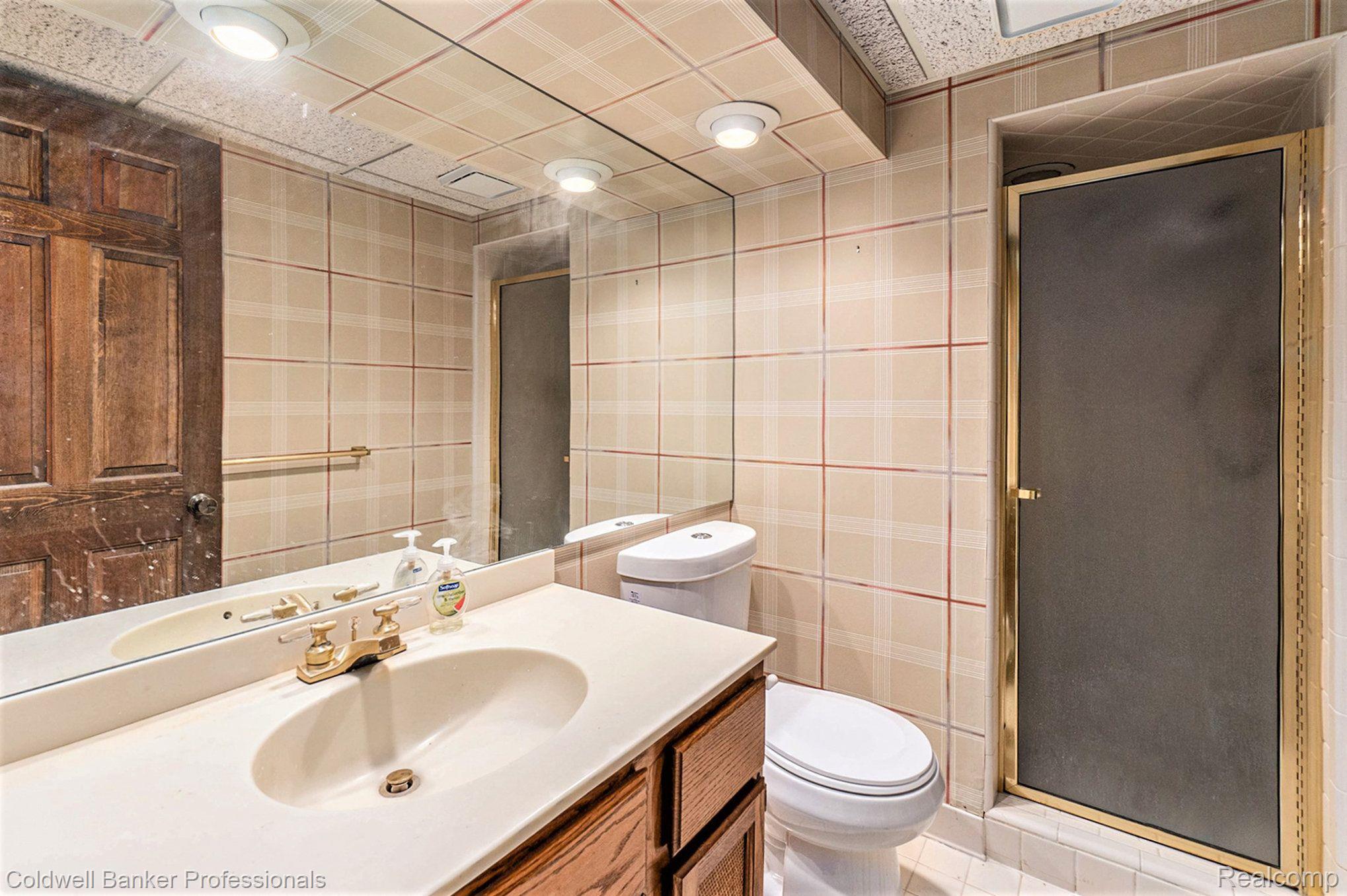 1754 Thomas Rochester, MI 48309 - Photo 26 of 36 Gallery Image 26