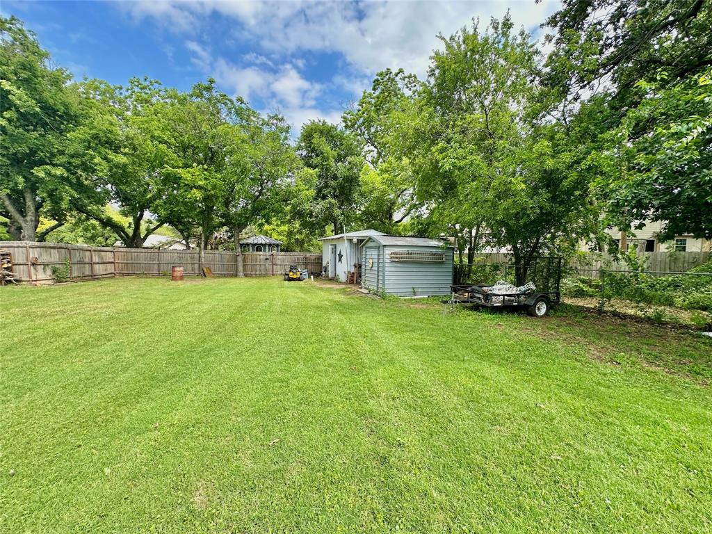 121 North Homer Street Ranger, TX 76470 - Photo 4 of 37