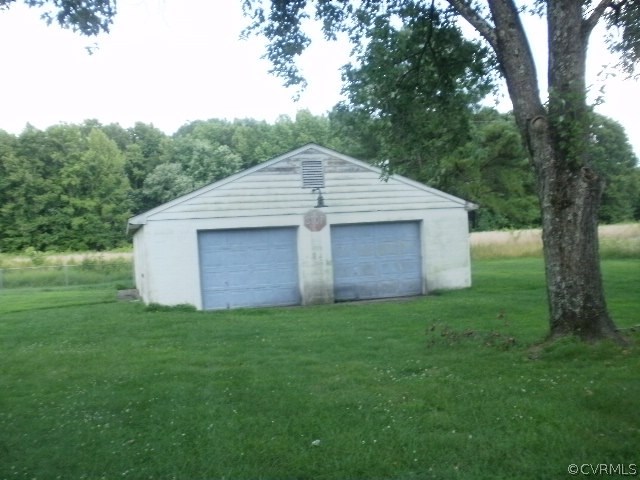 6819 Squirrel Level Road Petersburg, VA 23805 - Photo 4 of 15 Gallery Image 4