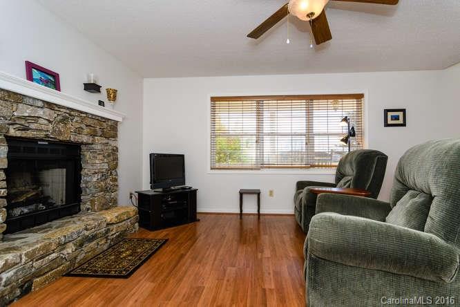 4 Thunder Road, Unit 11 Waynesville, NC 28785 - Photo 3 of 24 Gallery Image 3