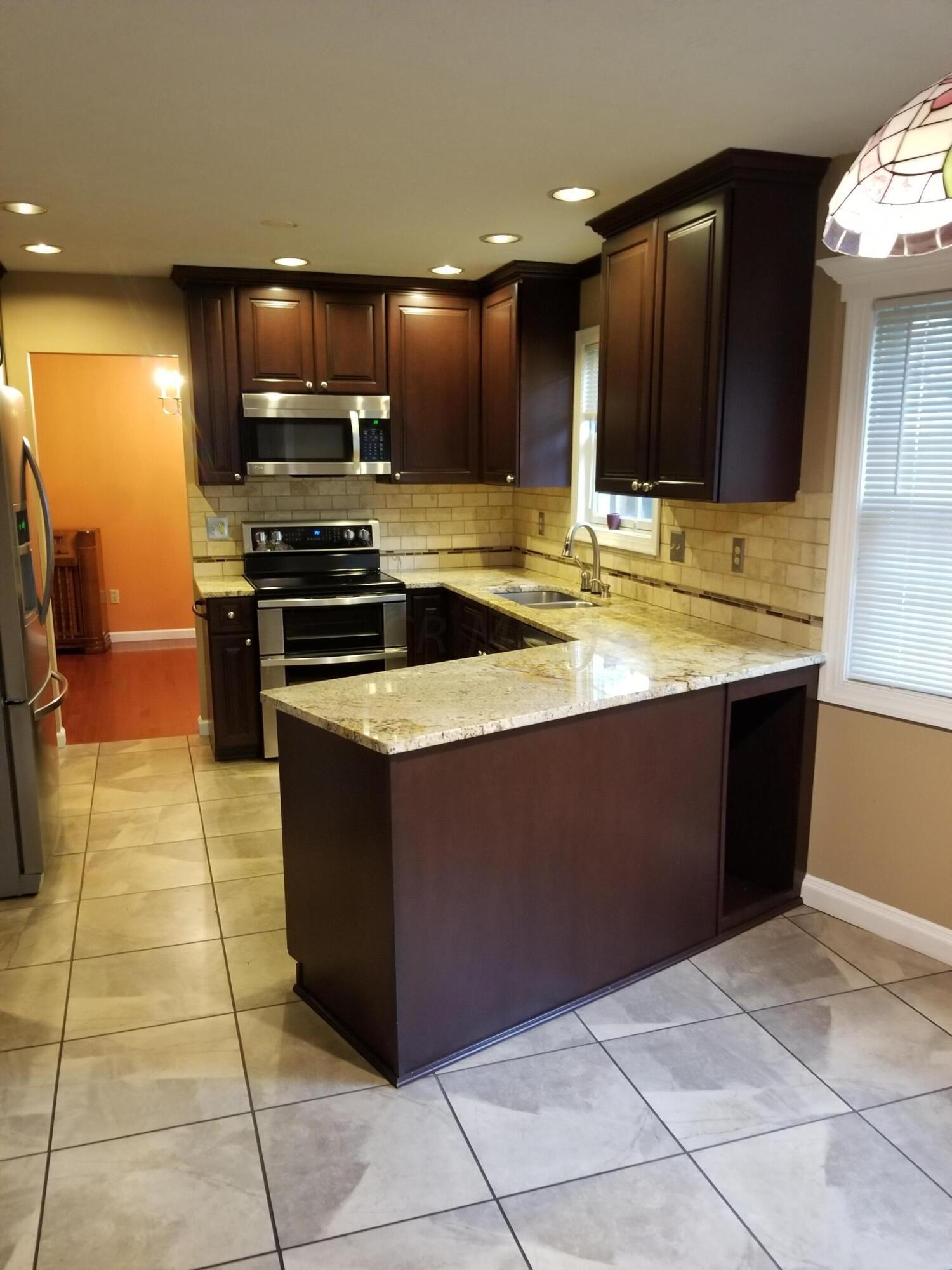 1835 Fairhaven Road Columbus, OH 43229 - Photo 6 of 39 20211112_144338