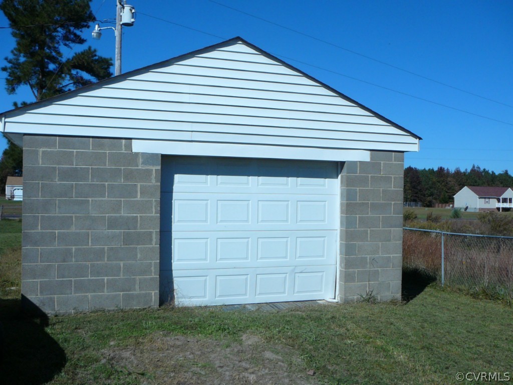 22464 Cabin Point Road Disputanta, VA 23842 - Photo 2 of 11 Gallery Image 2