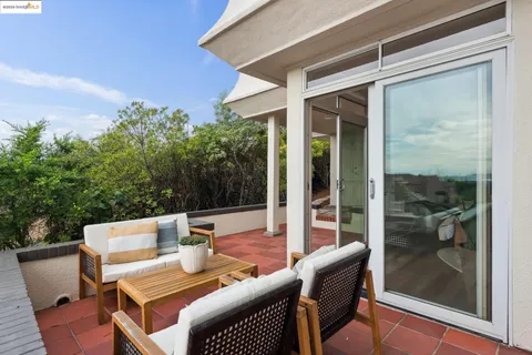 $1,995,000 | 14 Contra Costa Place, Oakland, CA 94618