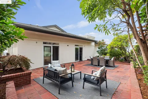 $1,995,000 | 14 Contra Costa Place, Oakland, CA 94618