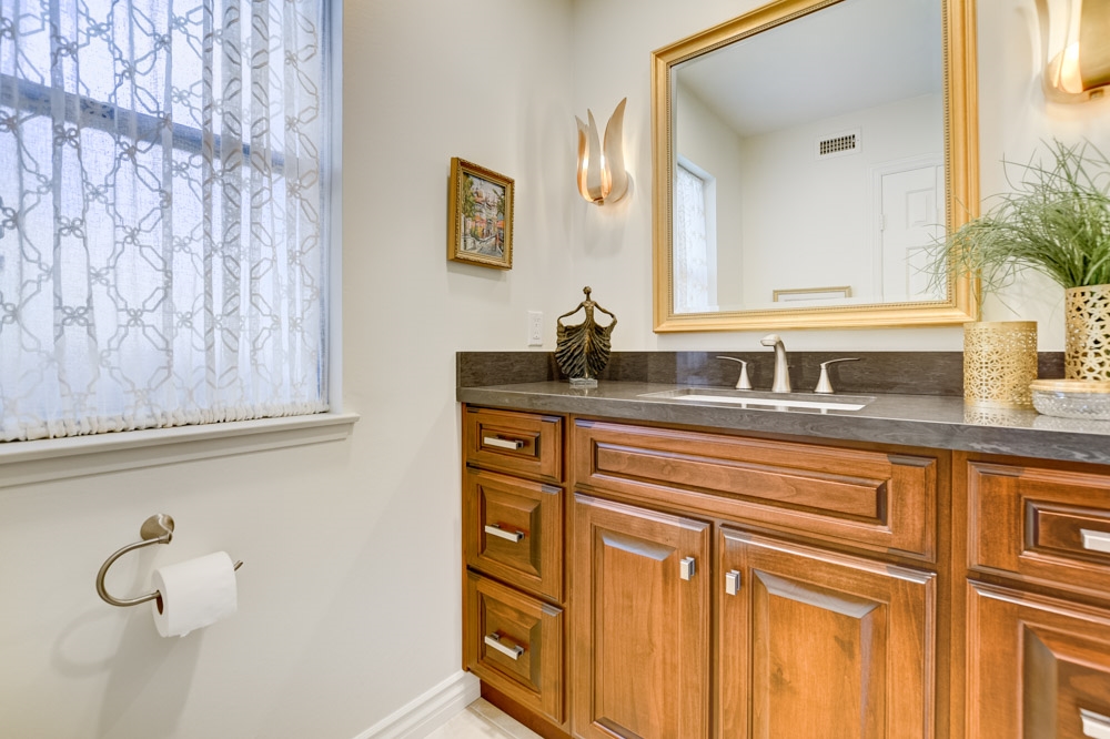 1704 Caminito Ardiente La Jolla, CA 92037 - Photo 12 of 25