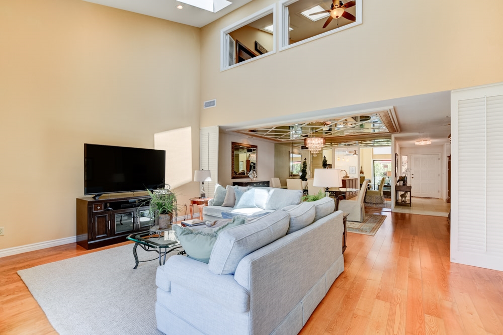 1704 Caminito Ardiente La Jolla, CA 92037 - Photo 9 of 25