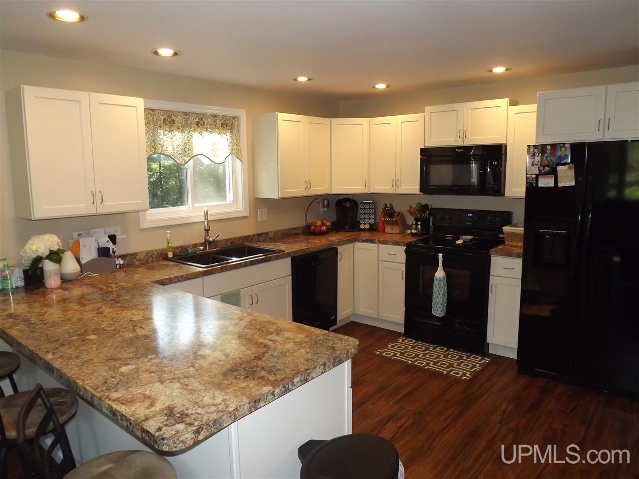 93 Wilderness Road Negaunee, MI 49866 - Photo 2 of 25 Gallery Image 2