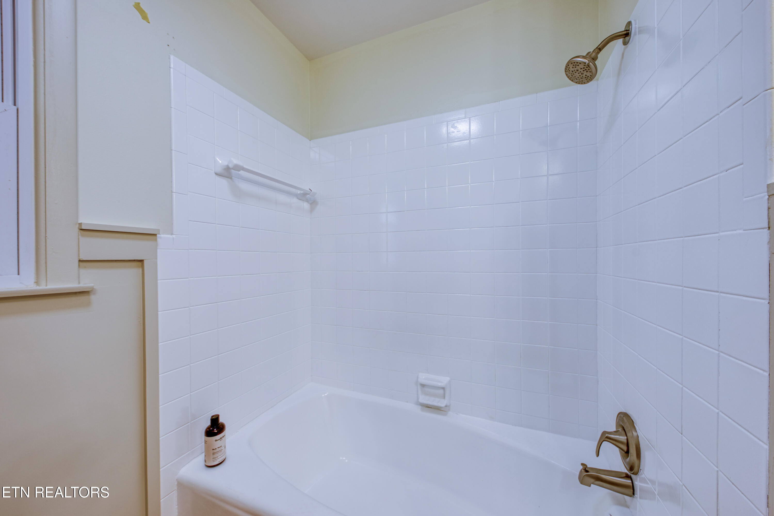 108 Canterbury Road Oak Ridge, TN 37830 - Photo 20 of 31 0H3A0882_12