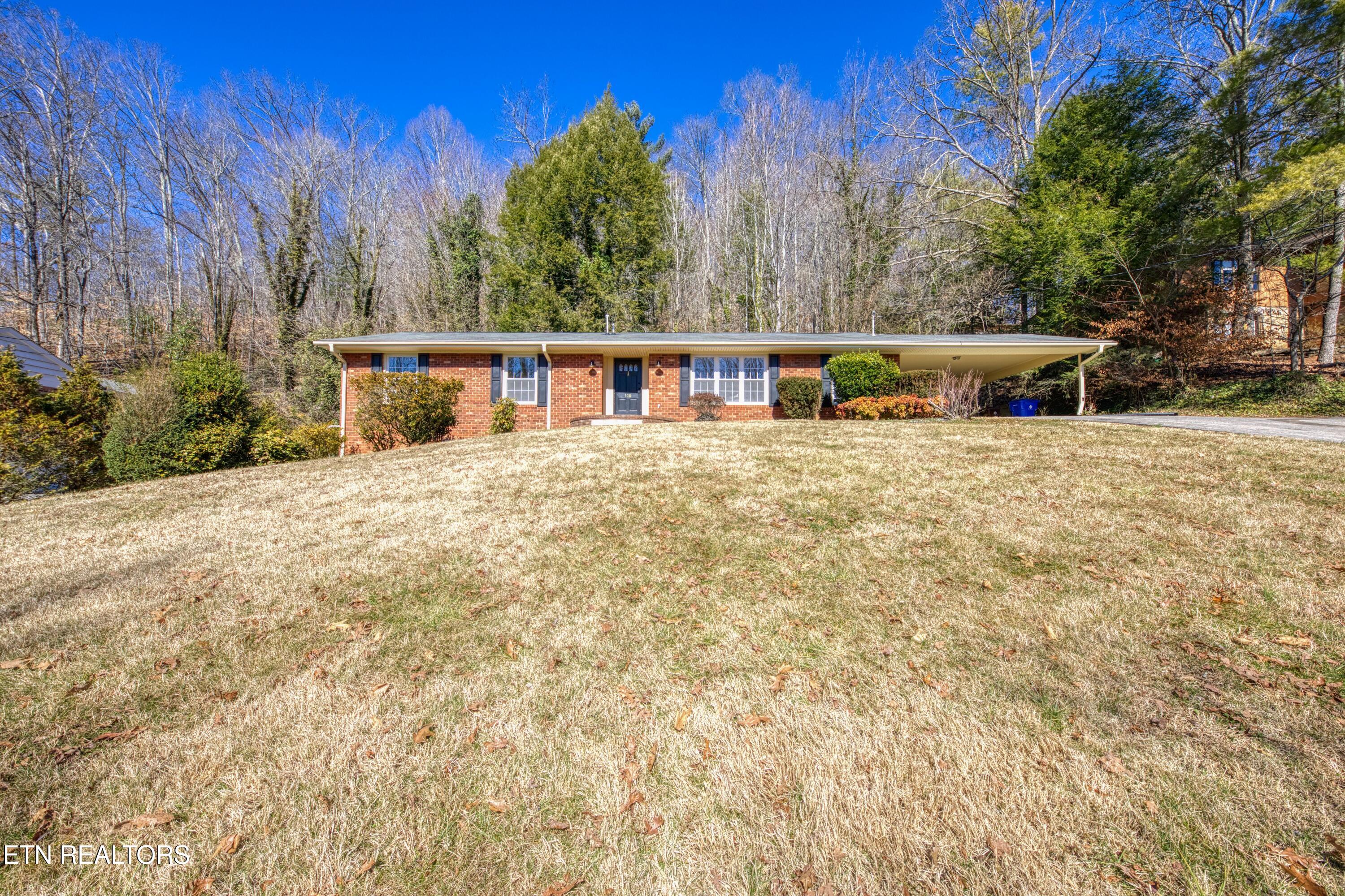 108 Canterbury Road Oak Ridge, TN 37830 - Photo 2 of 31 0H3A0846_1