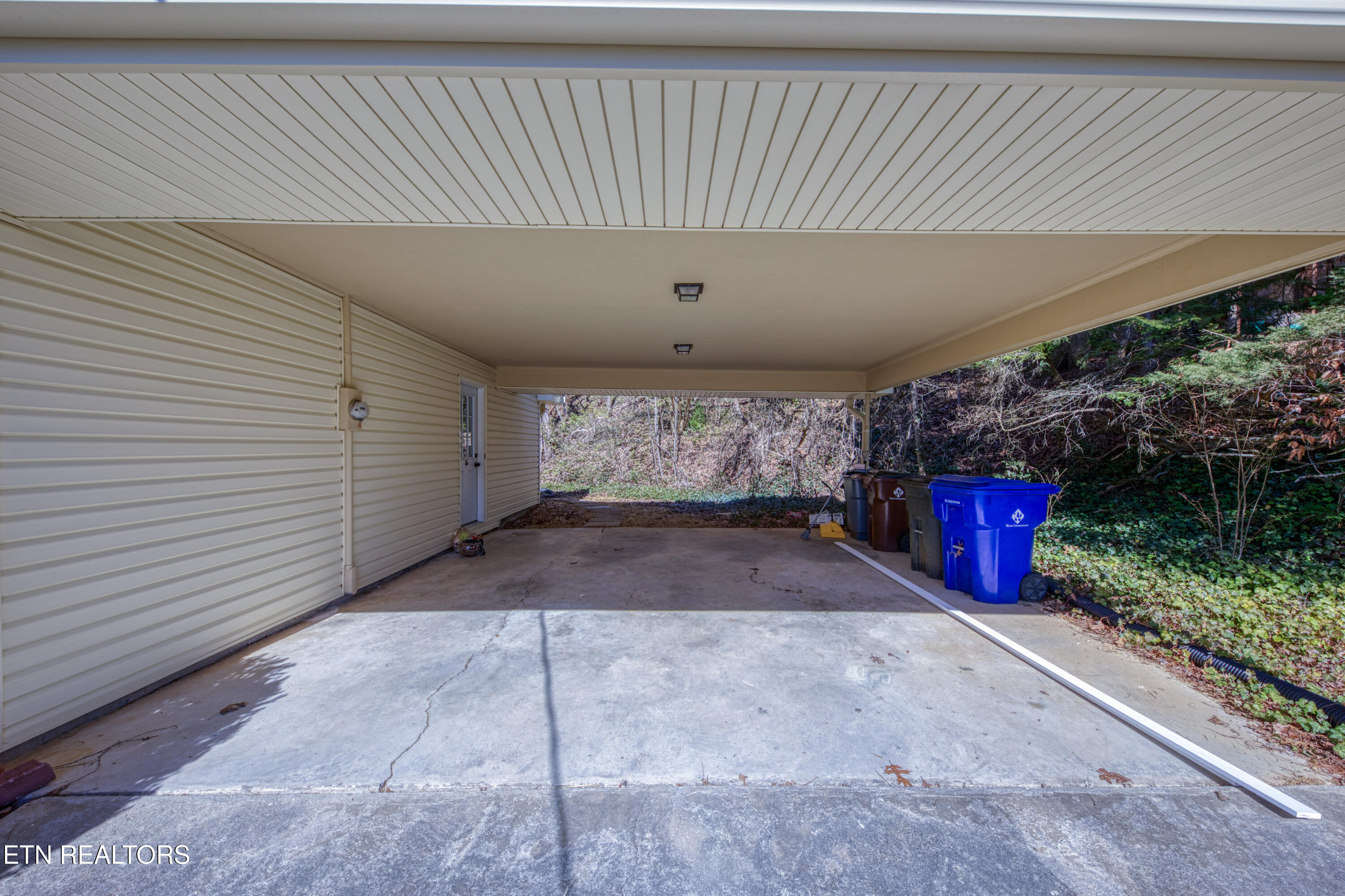 108 Canterbury Road Oak Ridge, TN 37830 - Photo 5 of 31 0H3A0857_5