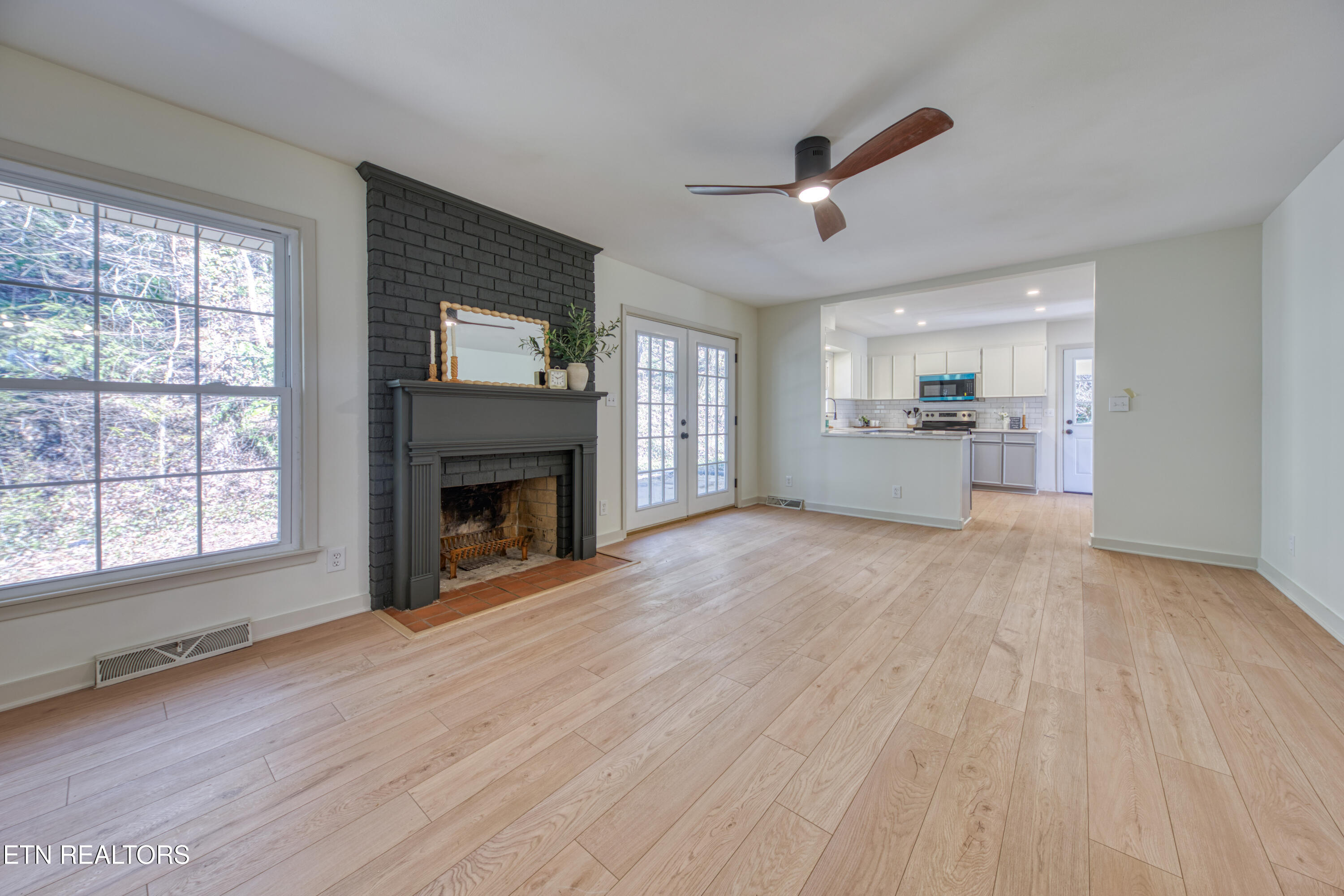 108 Canterbury Road Oak Ridge, TN 37830 - Photo 9 of 31 0H3A0903_19