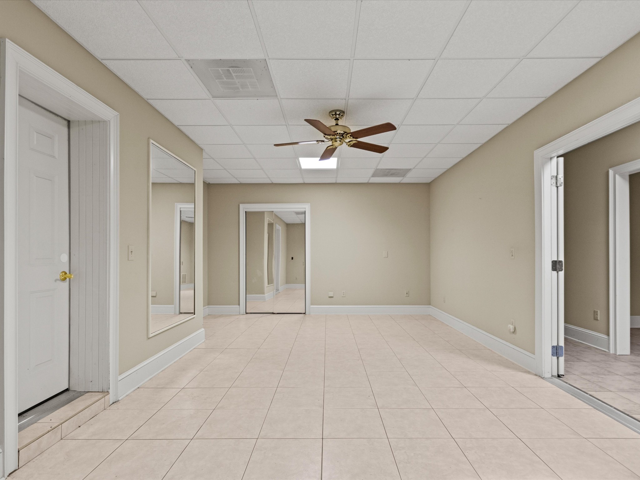 954 Molino Road Taft, TN 38488 - Photo 44 of 64 a view of an empty room with a ceiling fan