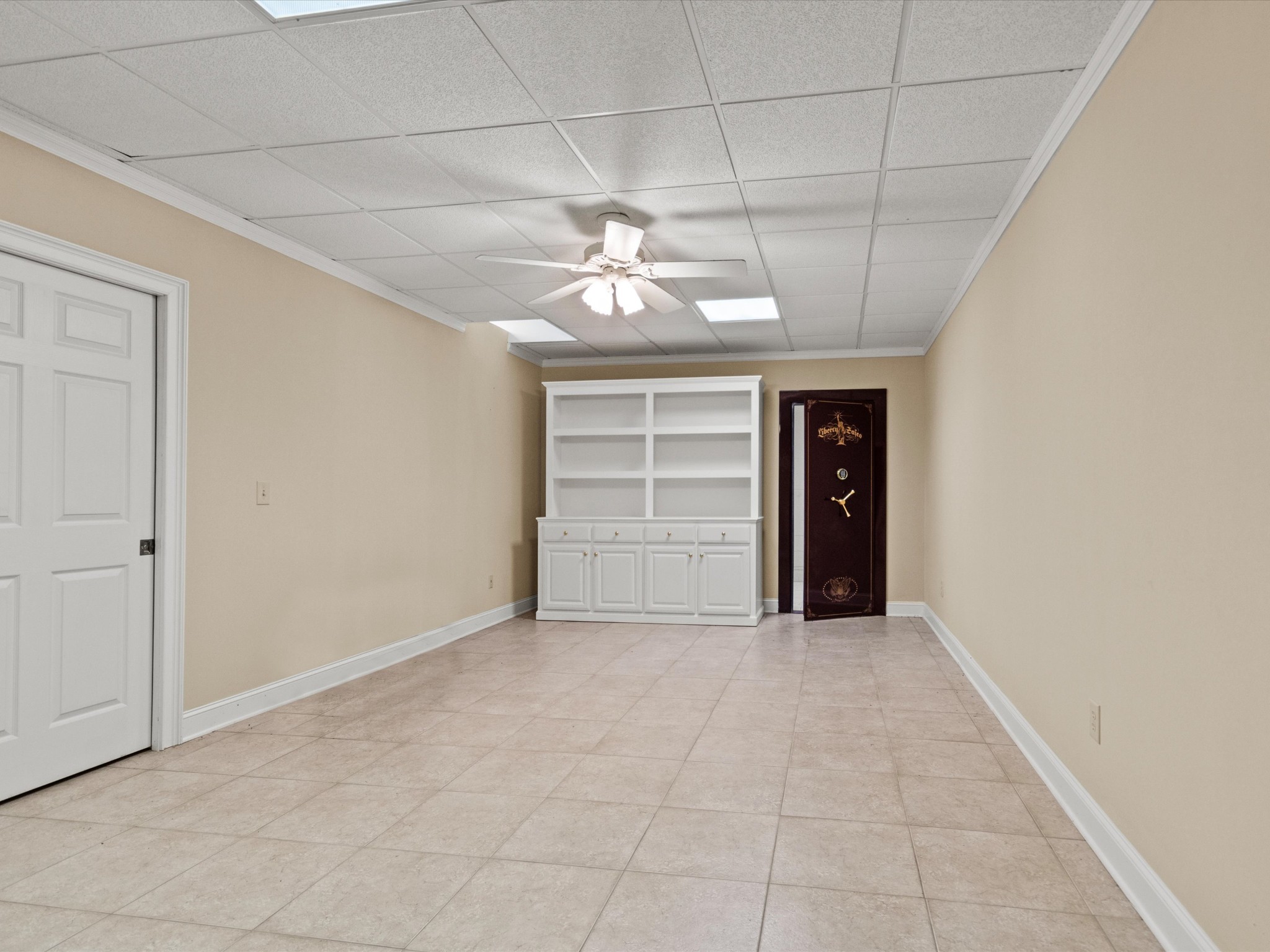 954 Molino Road Taft, TN 38488 - Photo 45 of 64 a view of an empty room with a window