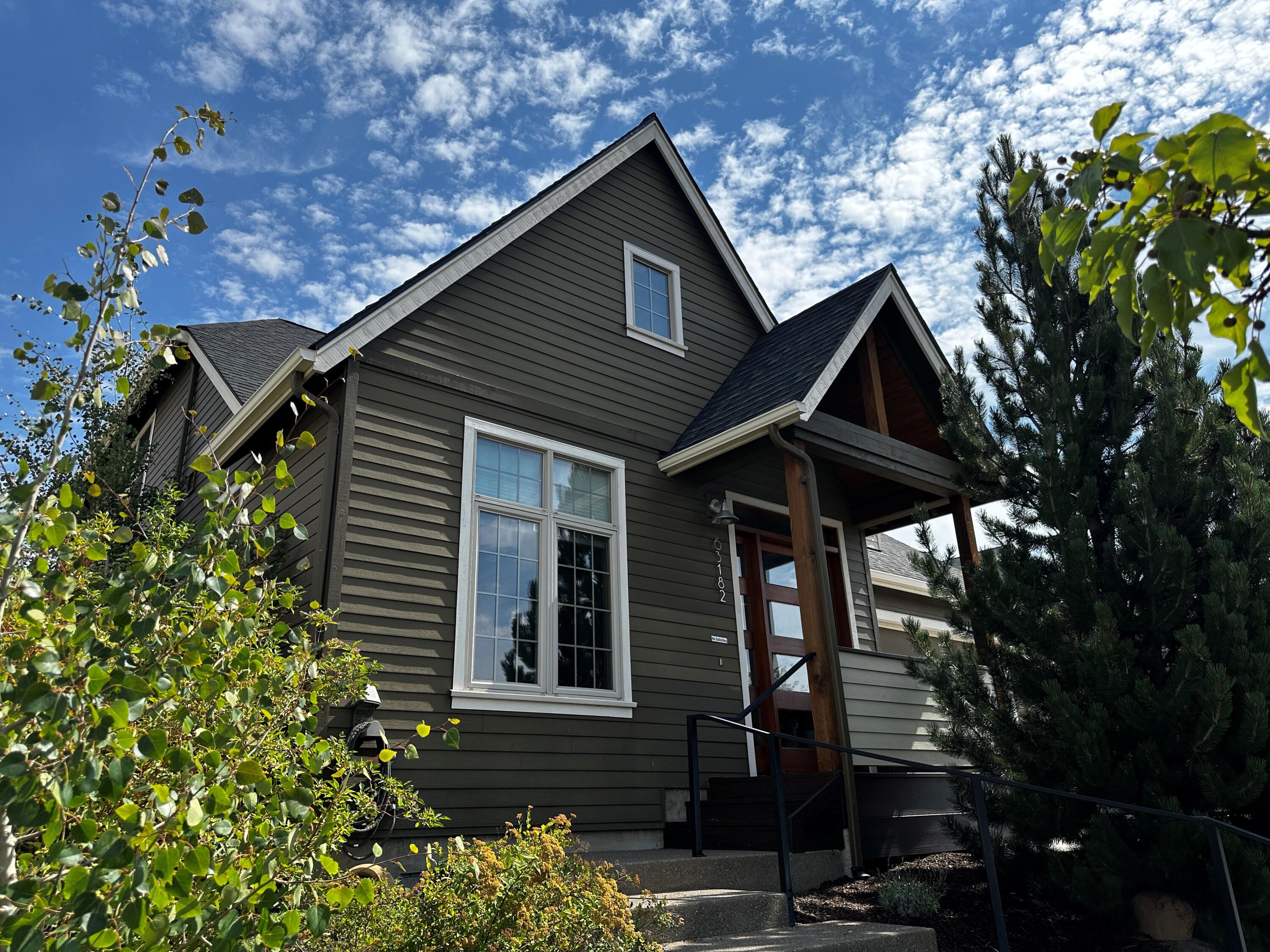 63182 Iner Loop Bend, OR 97701 - Photo 4 of 23 Frontage