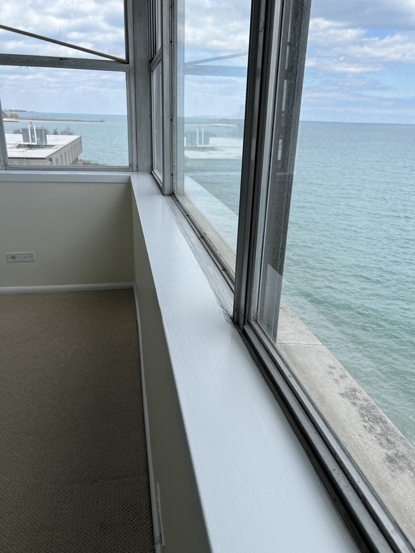 6301 North Sheridan Road, Unit 6L Chicago, IL 60660 - Photo 8 of 21 a view of balcony