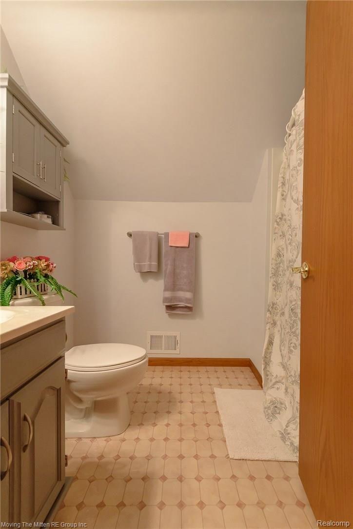 8393 Carpenter Road Ypsilanti, MI 48197 - Photo 30 of 45 mtm_8393_carpenter-9.jpg