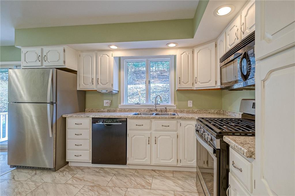 106 Butler Street Extension Valencia, PA 16059 - Photo 8 of 25 Gallery Image 8