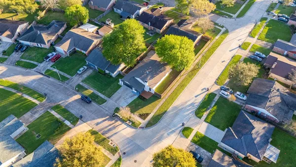 $2,500 | 1102 Ashdale Drive, Sugar Land, TX 77498
