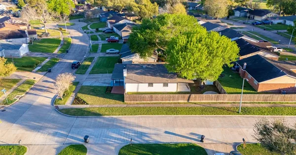 $2,500 | 1102 Ashdale Drive, Sugar Land, TX 77498