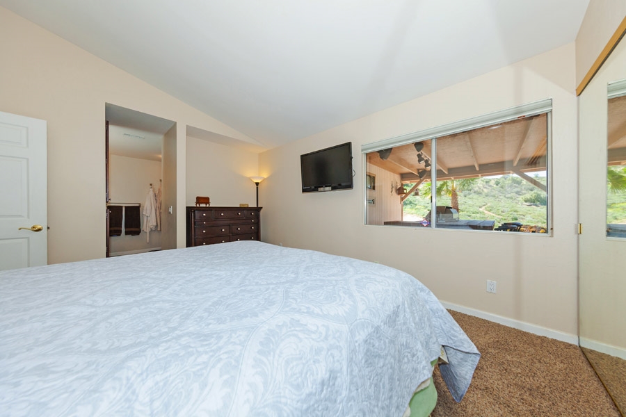 9276 High Rise Way Santee, CA 92071 - Photo 10 of 24 Room darkening blinds make this Master a quiet retreat for napping!