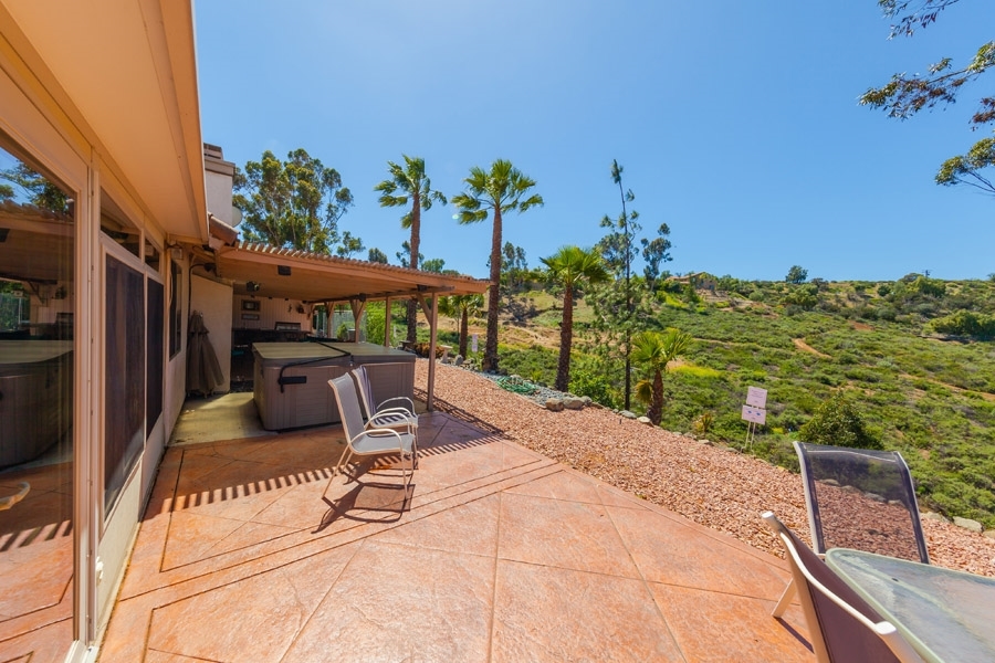 9276 High Rise Way Santee, CA 92071 - Photo 17 of 24 Hot tub conveys!
