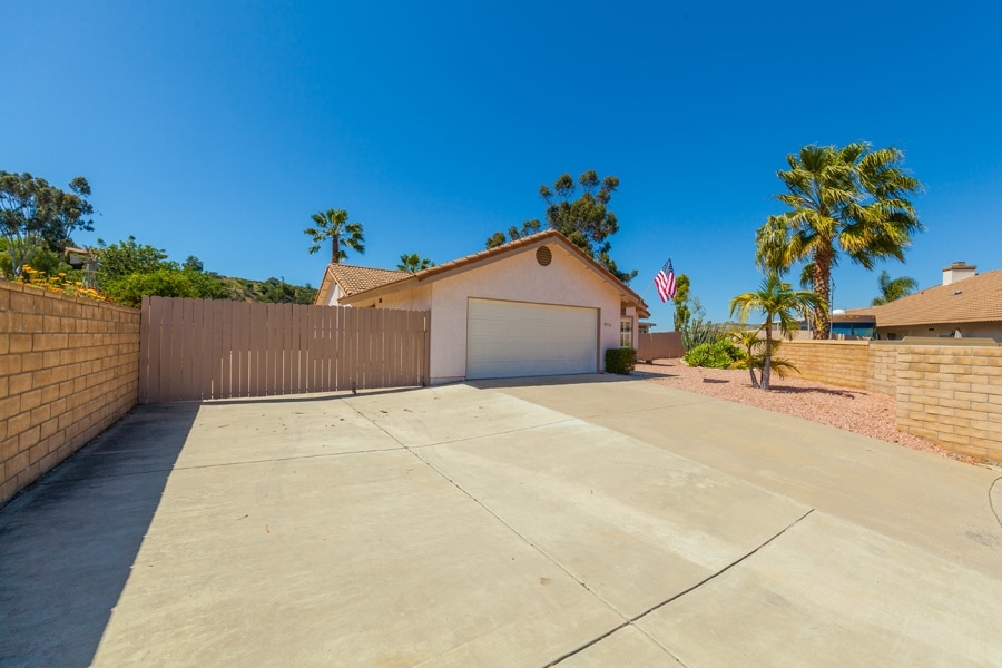 9276 High Rise Way Santee, CA 92071 - Photo 22 of 24 Oversized driveway for plenty of guest parking!