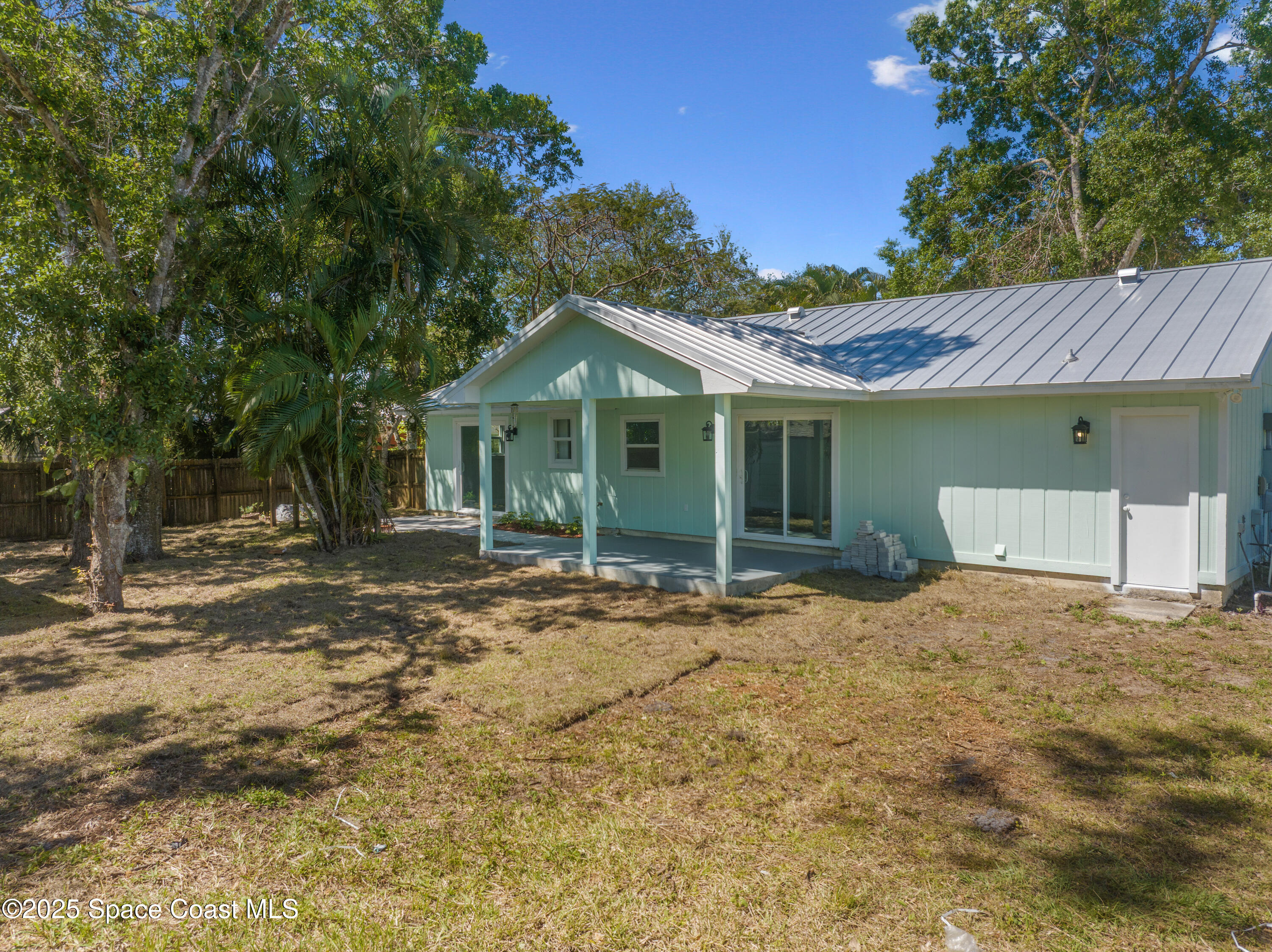 710 Belfast Terrace Sebastian, FL 32958 - Photo 4 of 35 DJI_20250321144708_0340_D