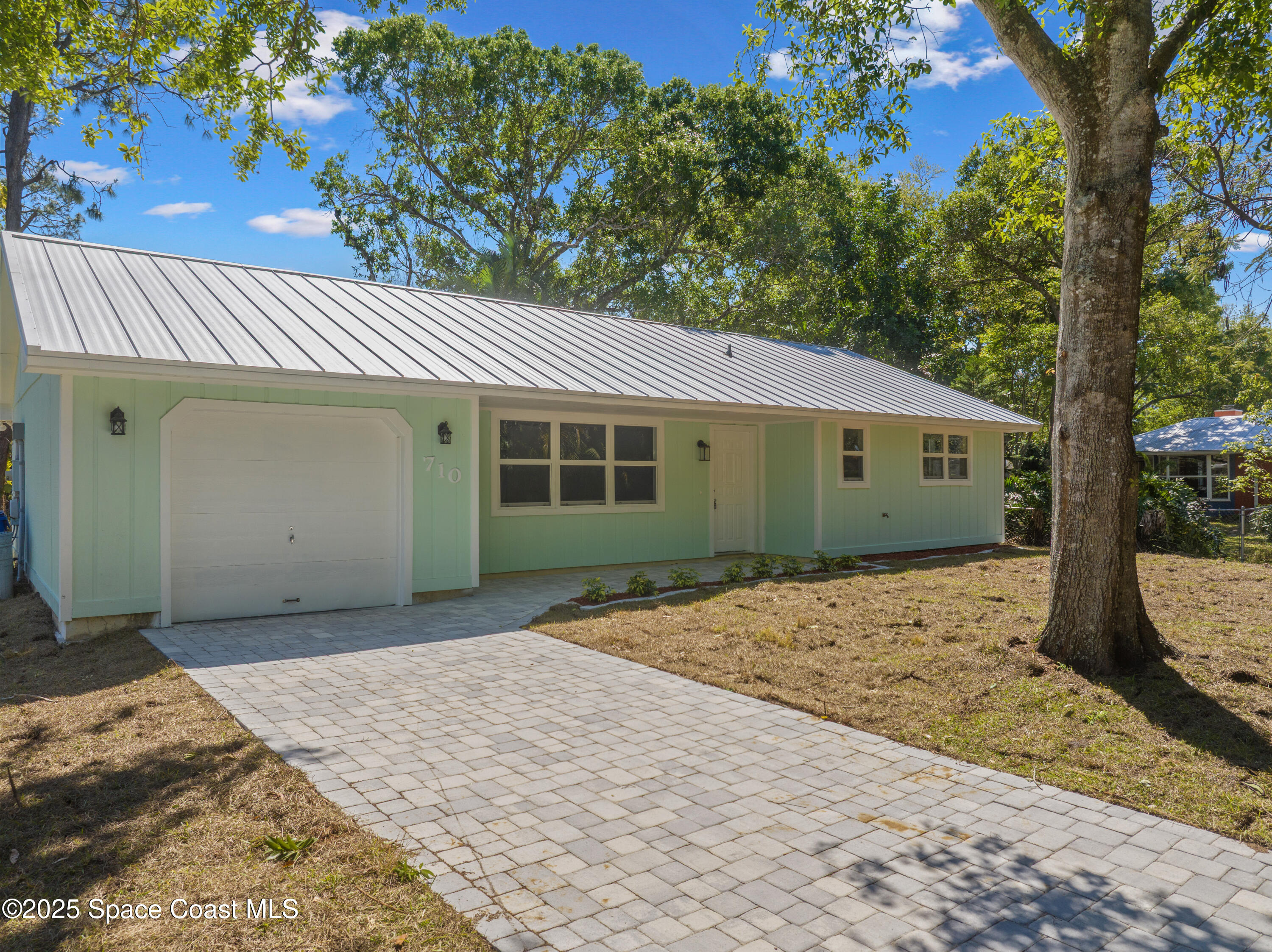 710 Belfast Terrace Sebastian, FL 32958 - Photo 5 of 35 DJI_20250321144620_0320_D