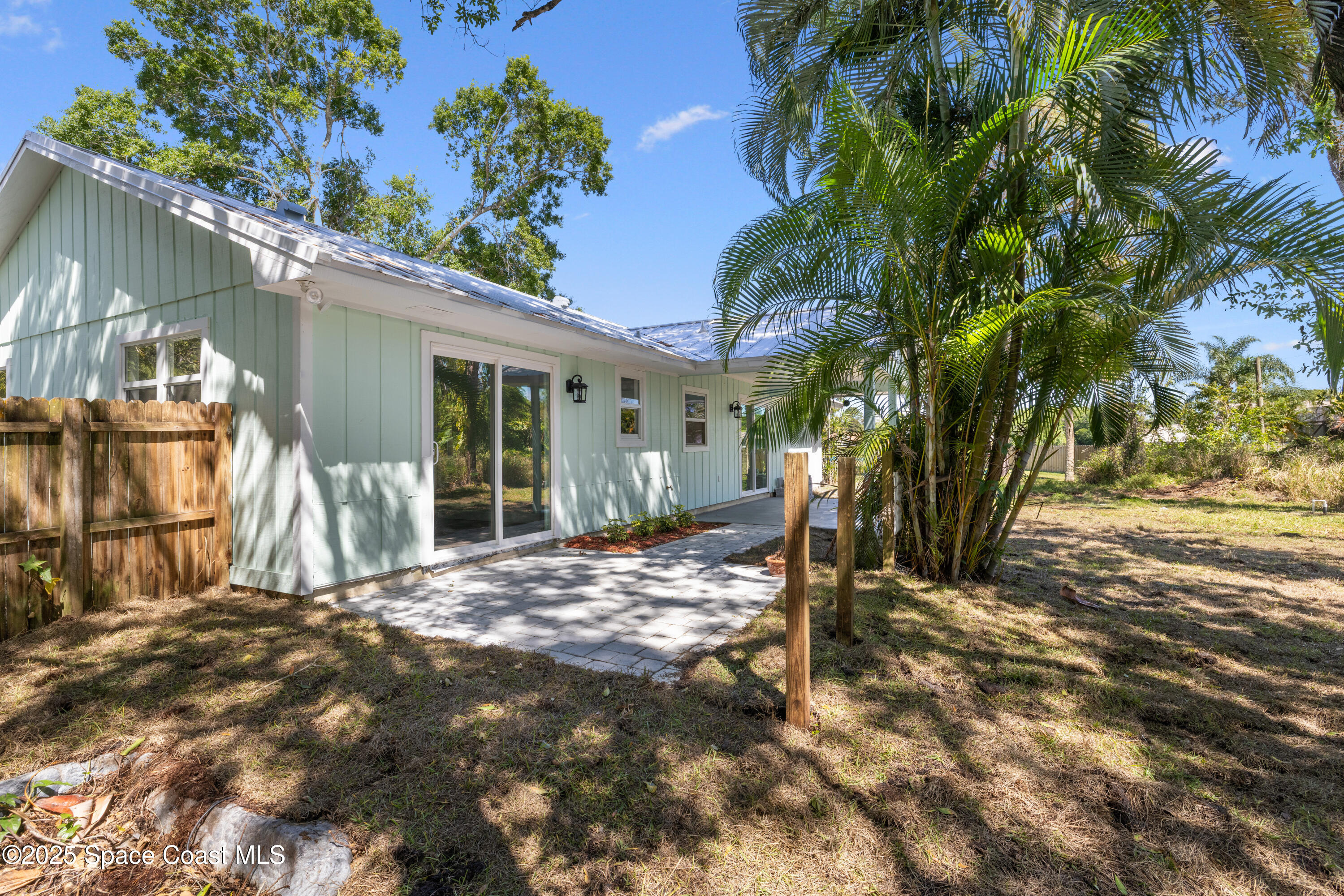 710 Belfast Terrace Sebastian, FL 32958 - Photo 8 of 35 0B2A0552