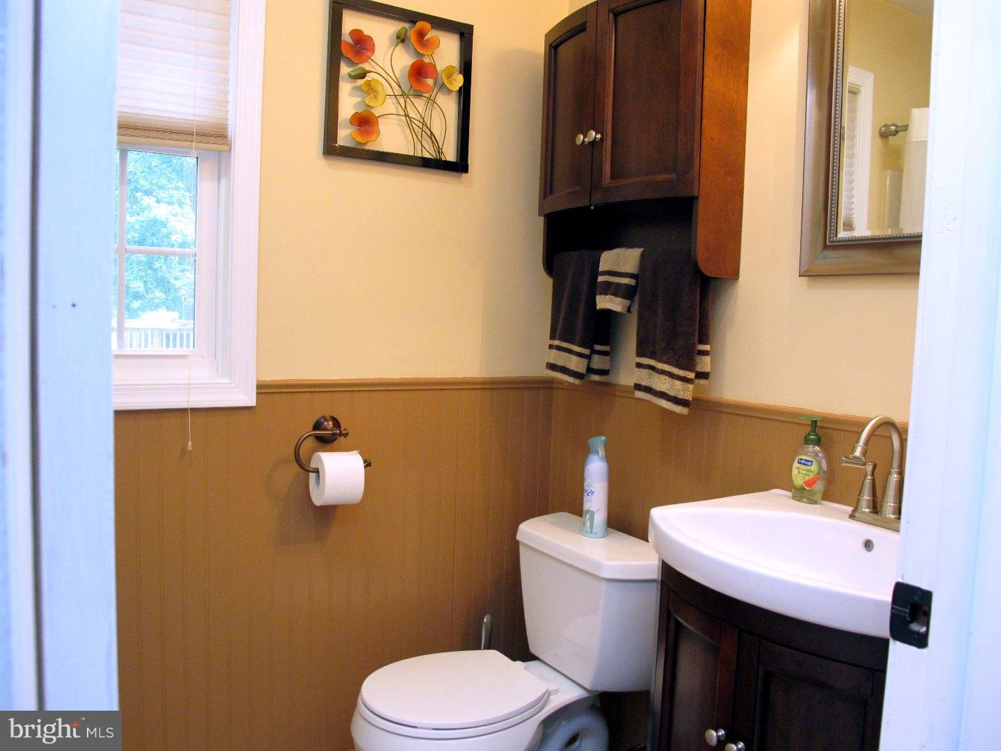 218 East Mill Road Maple Shade, NJ 08052 - Photo 14 of 23 Bathroom