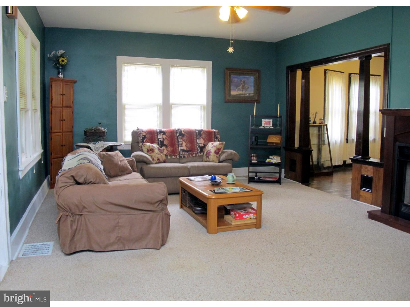 218 East Mill Road Maple Shade, NJ 08052 - Photo 4 of 23 Living Room
