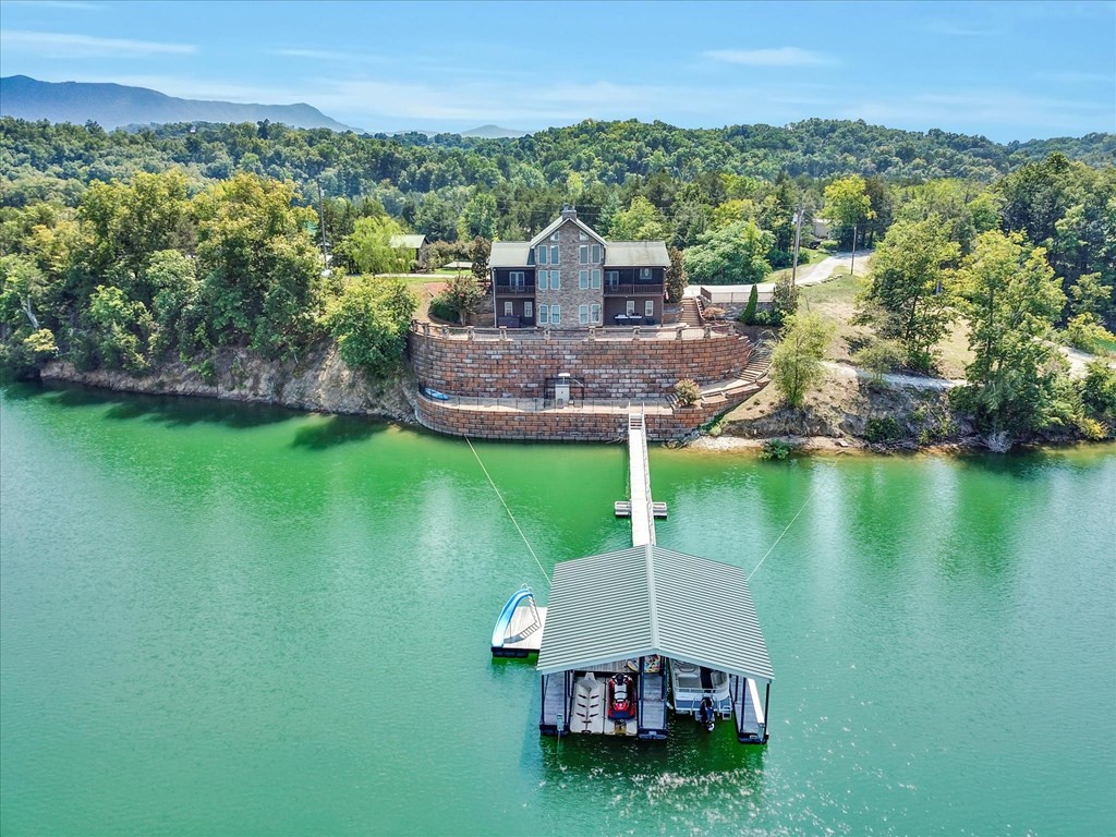 2571 Jim Henry Road Dandridge, TN 37725 - Photo 3 of 35 Gallery Image 3