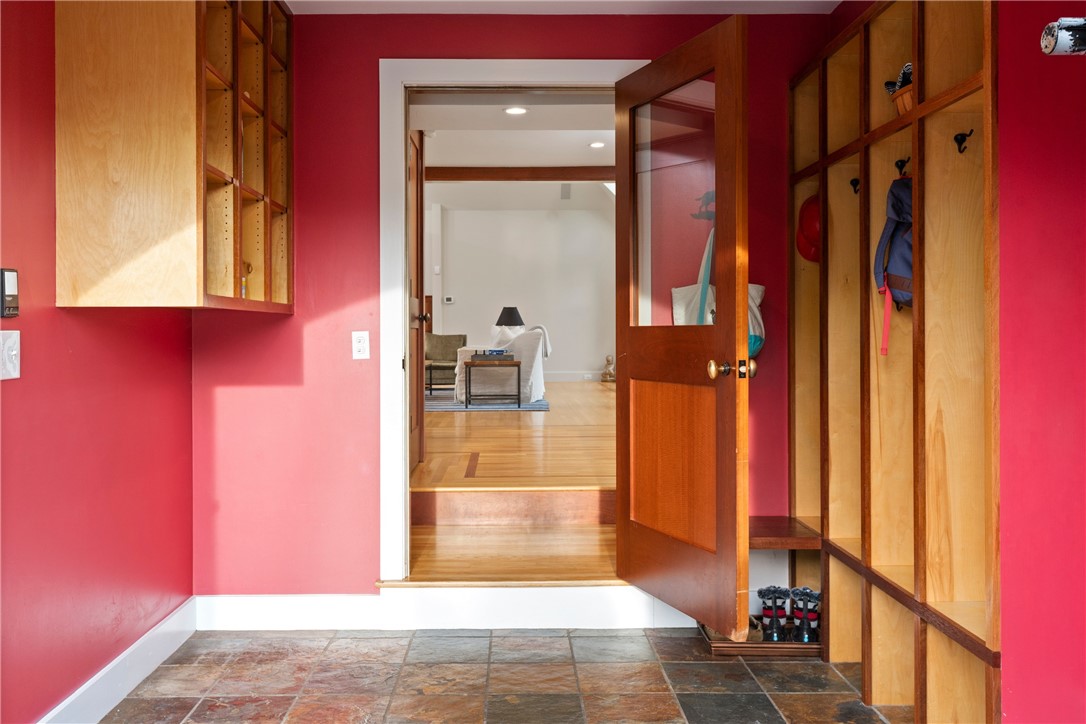 240 3rd Beach Road Middletown, RI 02842 - Photo 14 of 36