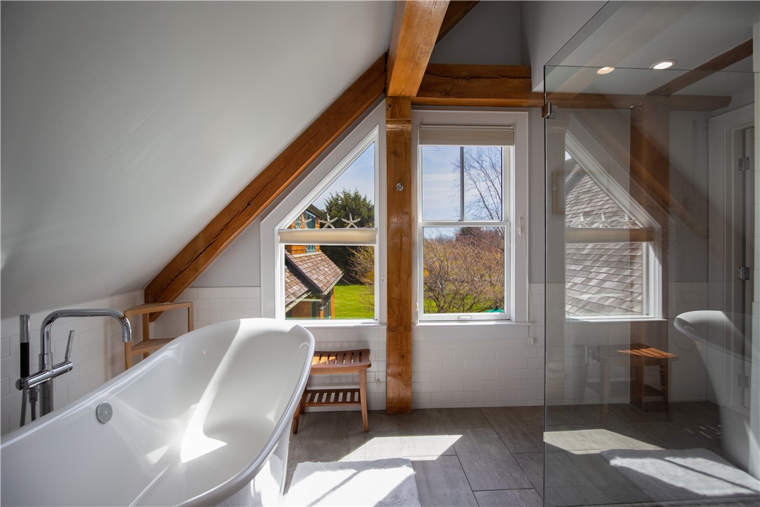 240 3rd Beach Road Middletown, RI 02842 - Photo 18 of 36